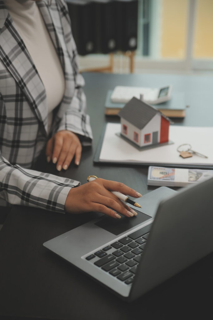 buy or sell real estate mortgage, Sale representative offer hous